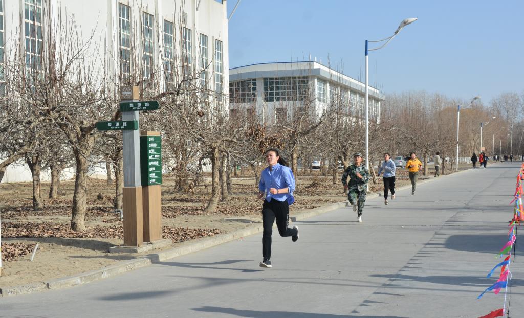 学生女子组前四名 依次为张迪娜、罕妮萨古丽.阿卜力米提、马永秀